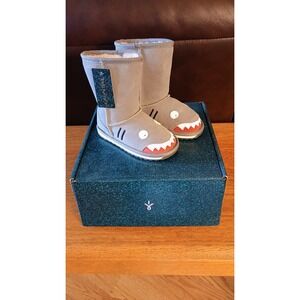 Emu Australia Kids Grey Shark Face Sheepskin Boots Size 9 K10589